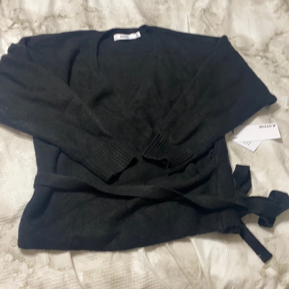 Sweater - Picture 2 of 7